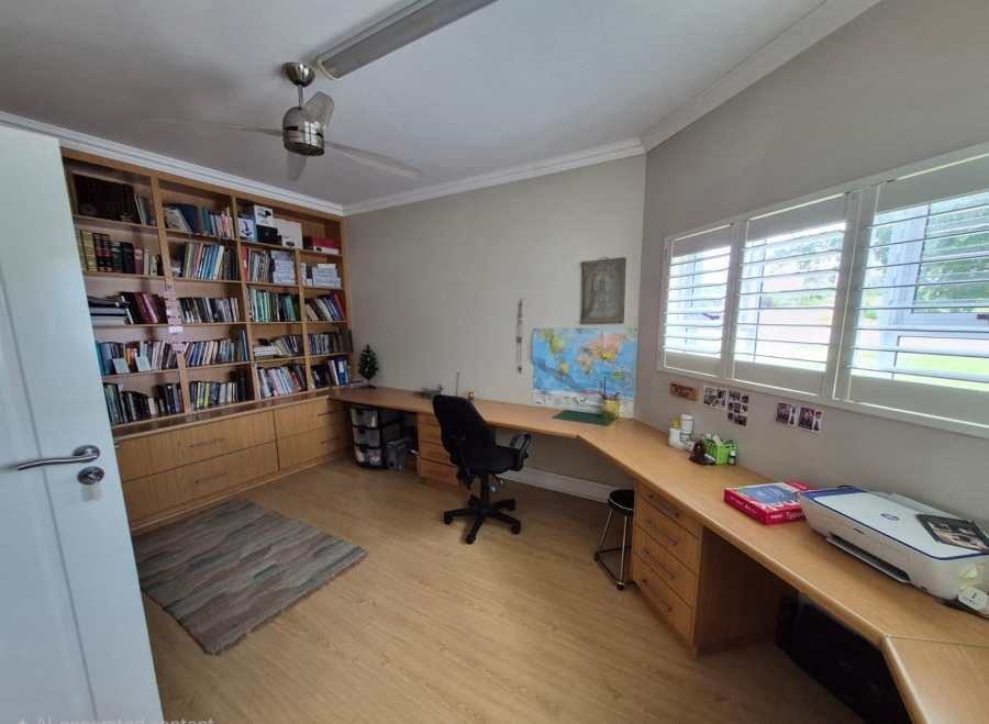 3 Bedroom Property for Sale in Boggomsbaai Western Cape